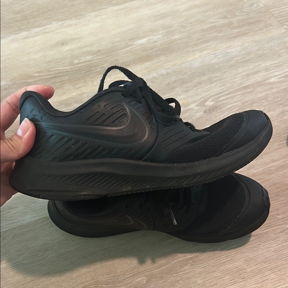 Nike Sleek Black Sneakers